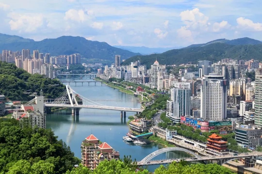 (20230830省微已发)探寻玉屏阁的时光古味 (20230830省微已发)探寻玉屏阁的时光古味