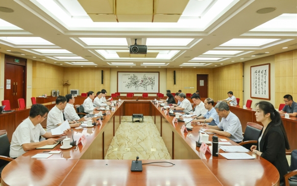 最高检:更加自觉接受人大监督 在有力监督下强化法律监督 最高检:更加自觉接受人大监督 在有力监督下强化法律监督