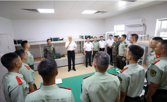 张军看望慰问武警部队驻最高法官兵