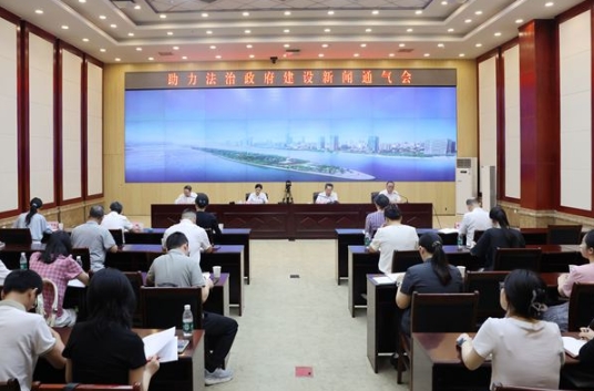 湖南省高院、省检察院、省司法厅联合召开新闻通气会 助力法治政府建设
